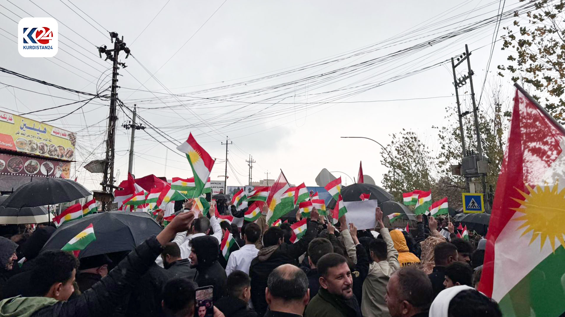 خۆپیشاندانی خەڵکی شێخان لە دژی هێرشەکەی ئێران بۆ سەر هەولێر (وێنە: چەکدار جەمال - کوردستان24)