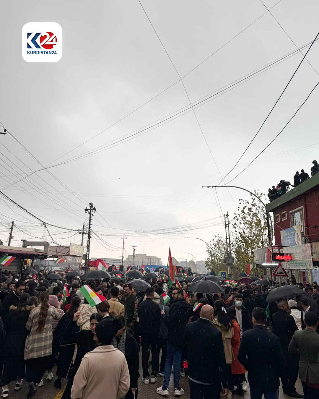 خۆپیشاندانی خەڵکی شێخان لە دژی هێرشەکەی ئێران بۆ سەر هەولێر (وێنە: چەکدار جەمال - کوردستان24)