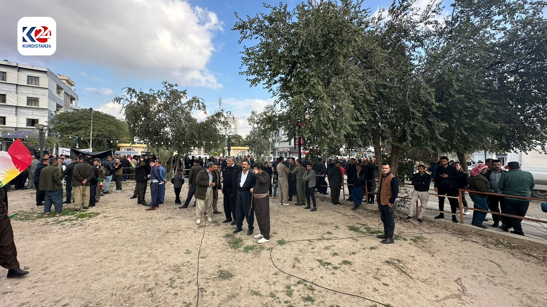 خۆپیشاندانی خەڵکی کەلار لە دژی هێرشەکەی سەر هەولێر (وێنە: هەرێم جاف - کوردستان24)