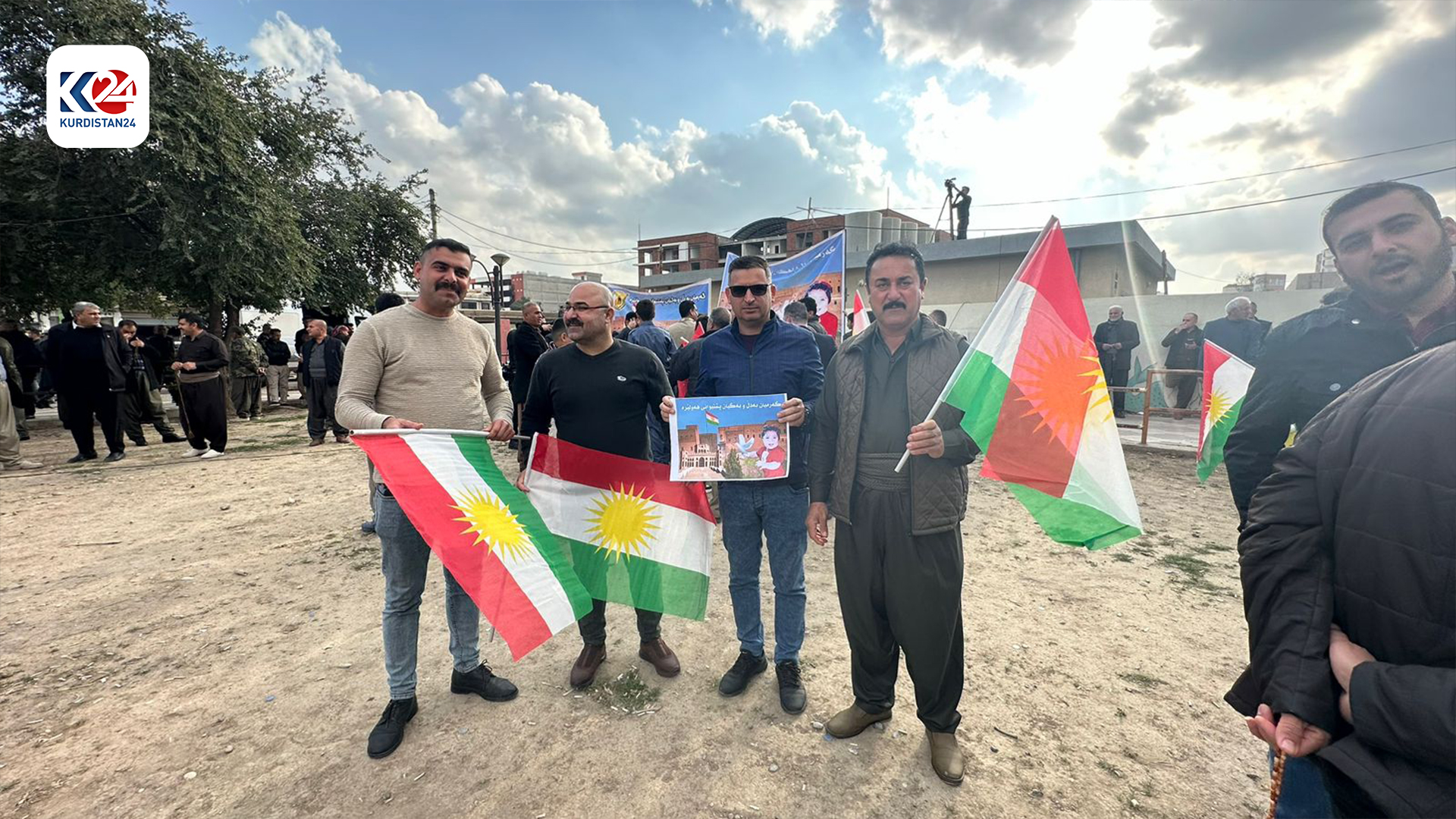 خۆپیشاندانی خەڵکی کەلار لە دژی هێرشەکەی سەر هەولێر (وێنە: هەرێم جاف - کوردستان24)