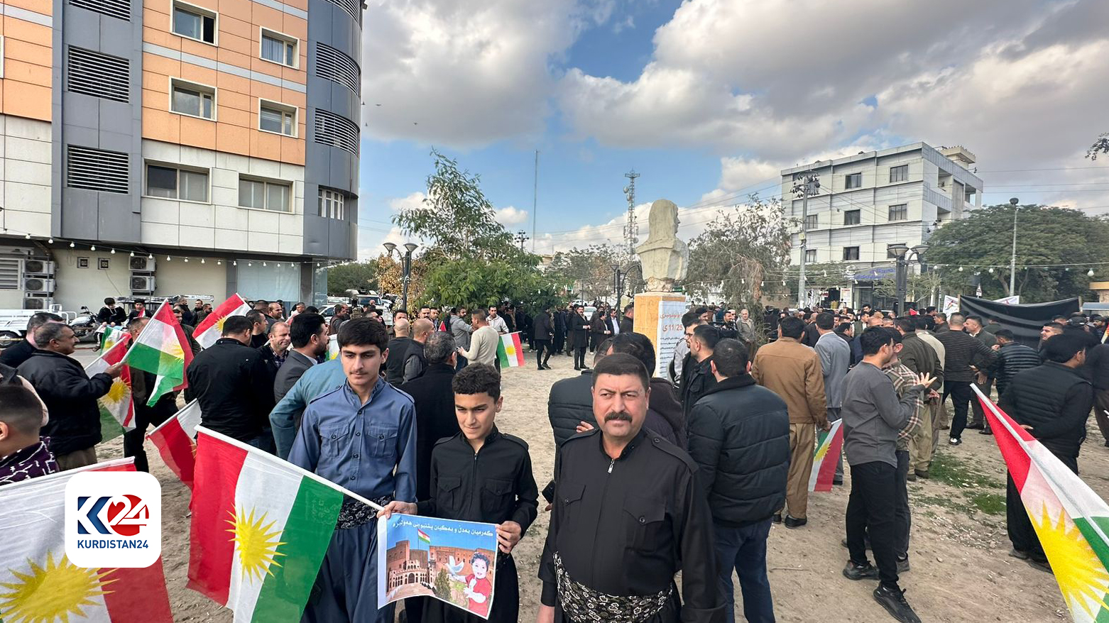 Kelar’da vatandaşlar İran’ın Erbil saldırılarına karşı gösteri düzenledi