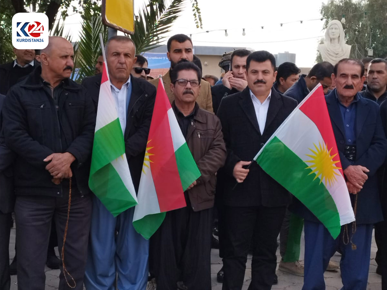 Kelar&rsquo;da vatandaşlar İran&rsquo;ın Erbil&rsquo;de sivillere y&ouml;nelik saldırılarına karşı protesto g&ouml;sterisi d&uuml;zenledi: FOTO (Harem Caf- Soran Hekim/K24)