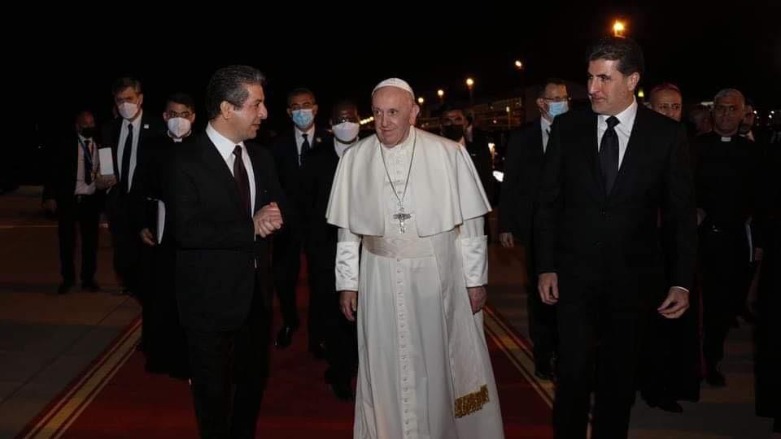 Kurdistan Region Prime Minister Masrour Barzani (L), Pope Francis (C), Kurdistan Region President Nechirvan Barzani. (Photo: Archive)