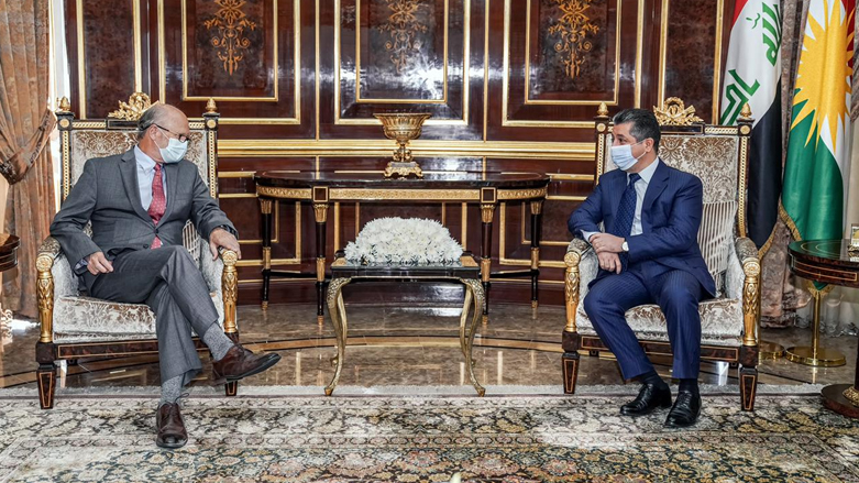 Kurdistan Region Prime Minister Masrour Barzani (right) meets with a representative of Samaritan's Purse, an American Christian charity. (Photo: KRG)
