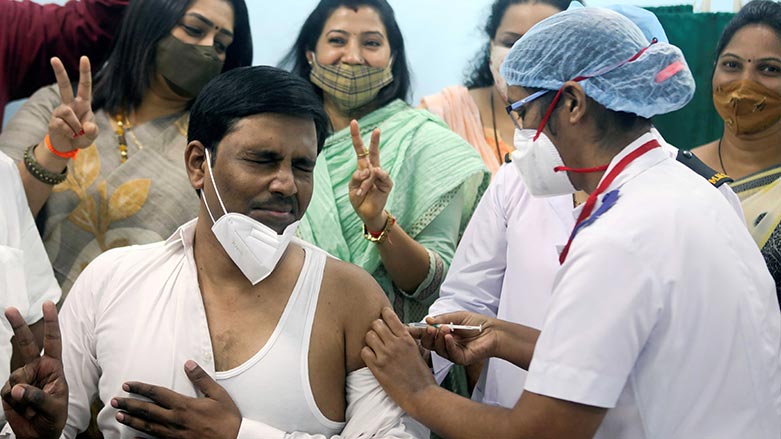 پڕۆسه‌ی كوتان به‌ ڤاكسینی كۆرۆنا له‌ هیندستان