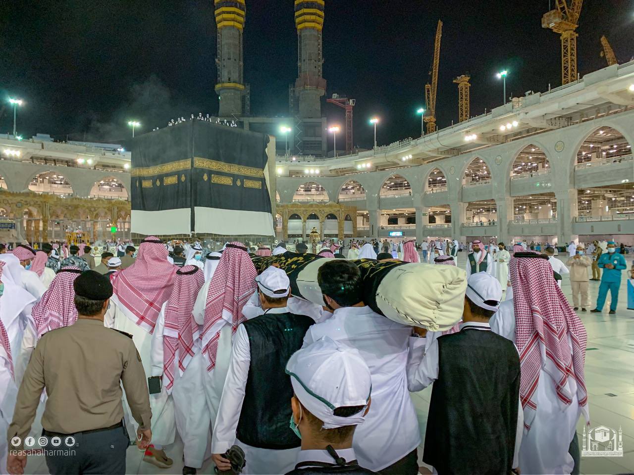 به&zwnj;رگی نوێی كه&zwnj;عبه&zwnj;