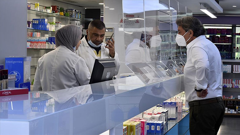 Lübnan’da kriz: Eczaneler kapanma kararı aldı