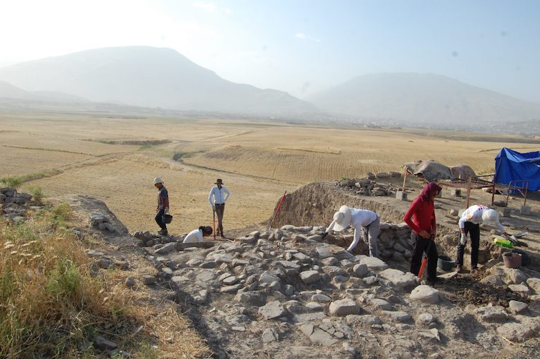 A 2014 excavation of Gird-i Dasht showed early modern era Islamic fortifications at the mound’s summit. (Photo: Michael Danti/American Society of Overseas Research)