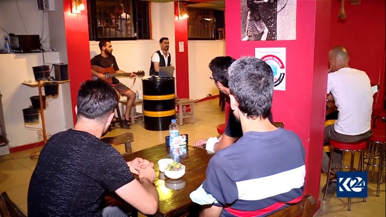 Li Diyarbekirê bi Keremo re xwendina helbestên Kurdî