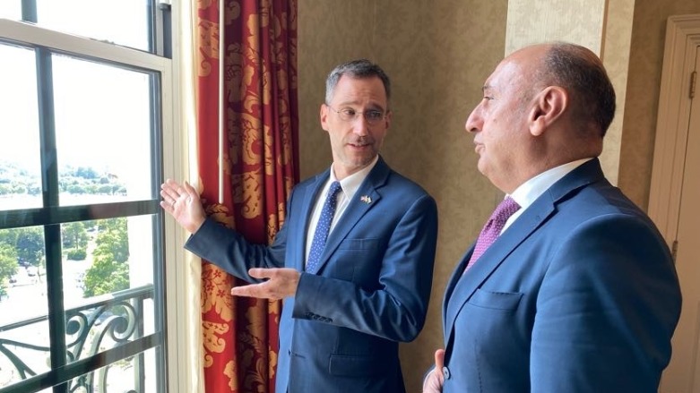 Joey Hood, Acting Assistant Secretary of State for Near Eastern Affairs, shows Fawzi Hariri, Chief of Staff to the President of the Kurdistan Region, a vista of Washington on July 23, 2021. (Photo: US State Department)