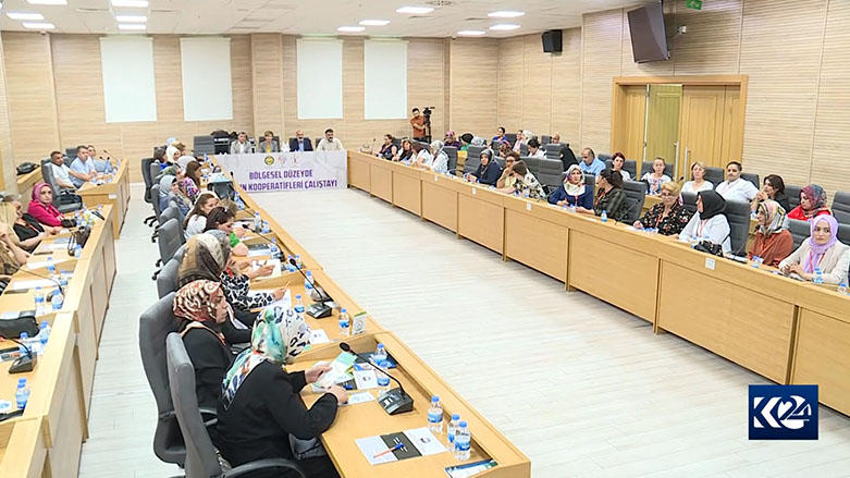 40 jinên hilberîn dikin li Diyarbekirê komxebatek li dar xistin