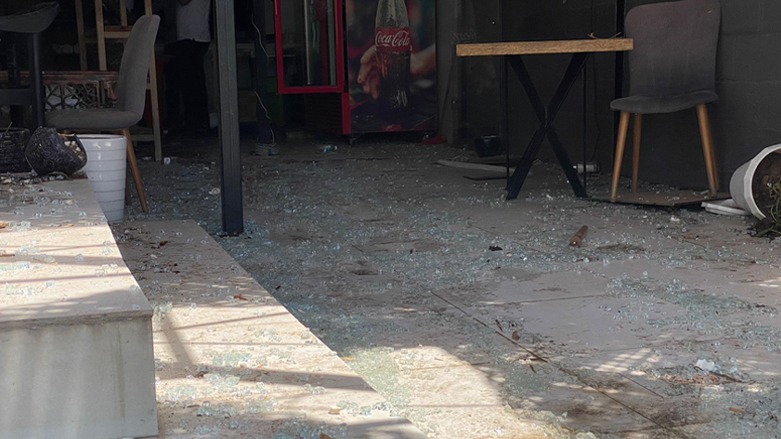 Broken glasses strewn across the floor of a Sulaimani cafeteria following an explosion caused by a gas leak, July 3, 2022 (Photo: Barham Jamala/Kurdistan 24)