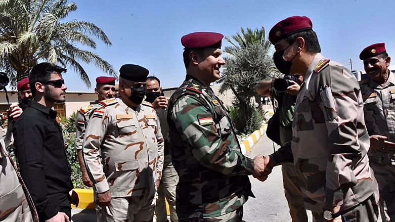 Lt. Gen. Issa Ozeir, the Chief of Staff of the Ministry of Peshmerga, shaking hands with the Iraqi Army Chief of Staff Lt. Gen. Abdul Amir Yarallah in the disputed district of Makhmour, Erbil, July 5, 2022. (Photo: Ministry of Peshmerga)