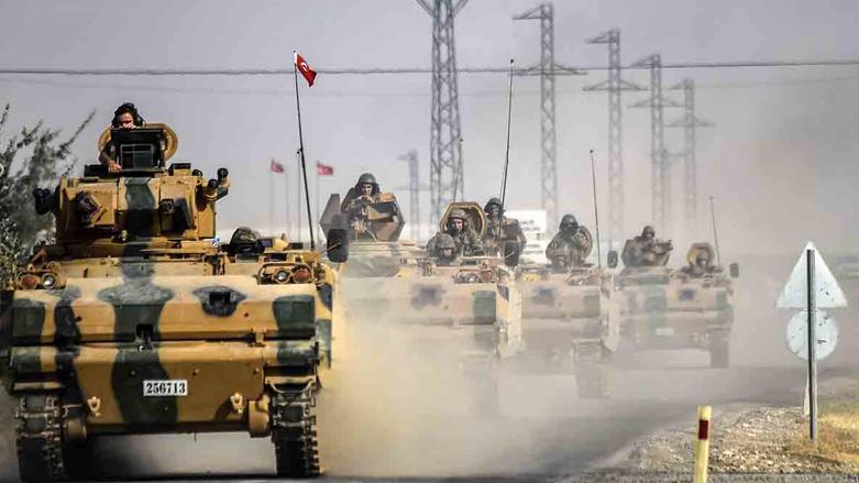 Turkish tanks driving to the border town of Jarabulus in Syria (Photo: AFP/Bulent Kilic)