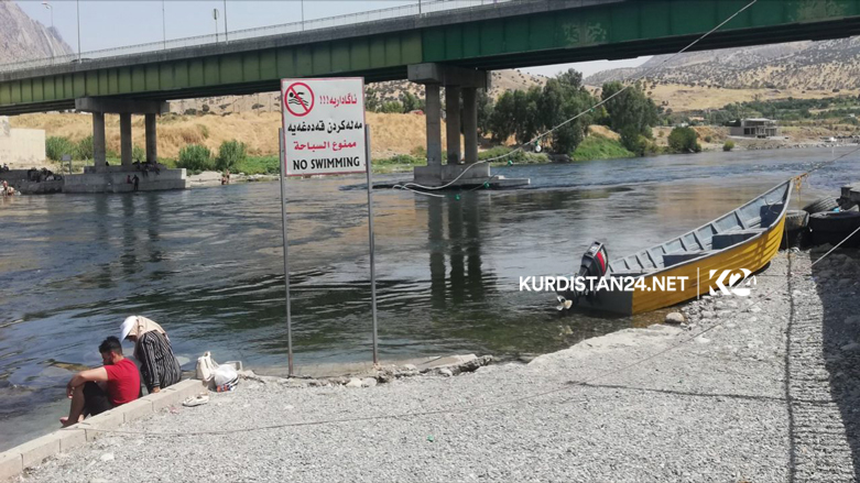 A warning sign warns tourists against swimming in unsafe places (Photo: Kurdistan 24).