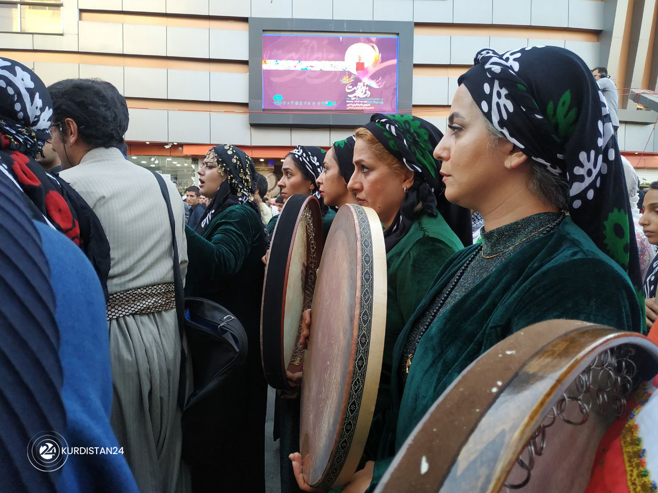 10em&icirc;n Fest&icirc;vala &ldquo;Def Neway&ecirc; Rehmet&rdquo; - W&ecirc;ne: Sara Cafer&icirc;