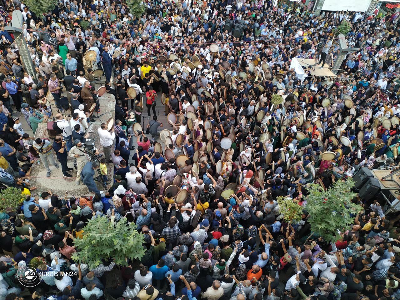 10em&icirc;n Fest&icirc;vala &ldquo;Def Neway&ecirc; Rehmet&rdquo; - W&ecirc;ne: Sara Cafer&icirc;