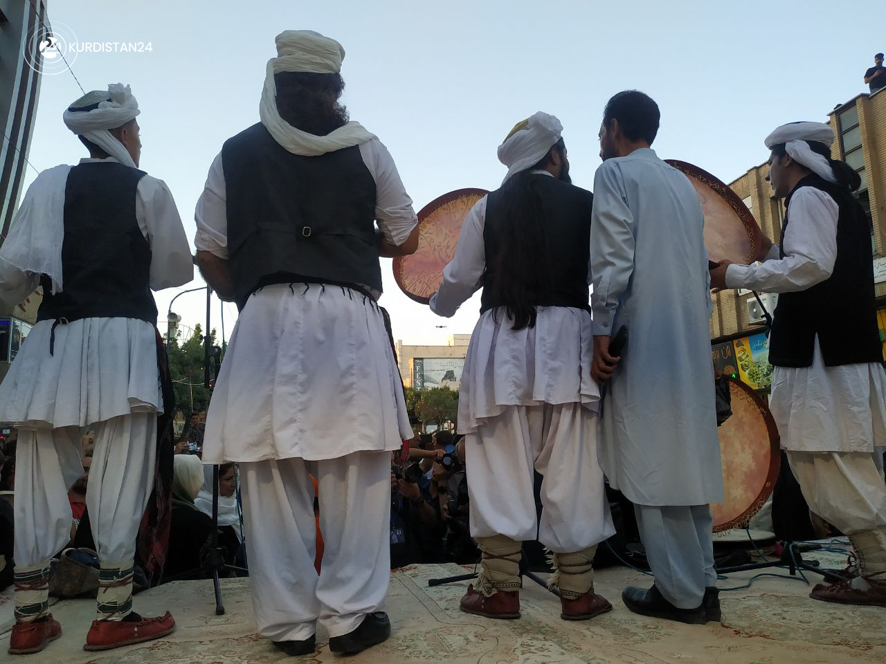 10em&icirc;n Fest&icirc;vala &ldquo;Def Neway&ecirc; Rehmet&rdquo; - W&ecirc;ne: Sara Cafer&icirc;