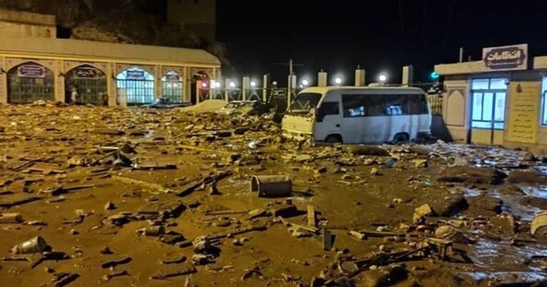 جاری شدن سیل در امام‌زاده داوود تهران