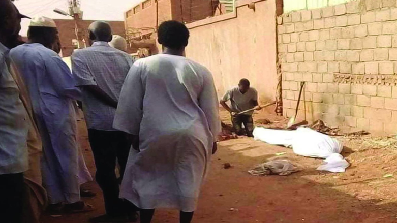 ئوم درمان، ناشتنی تەرمی هاووڵاتیەکی سوودانی لەبەردەم ماڵەکەی