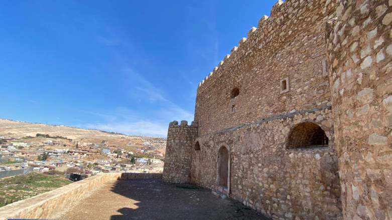 قلعه خانزاد در شرق اربیل که قدمت آن به قرن پانزدهم میلادی برمی‌گردد
