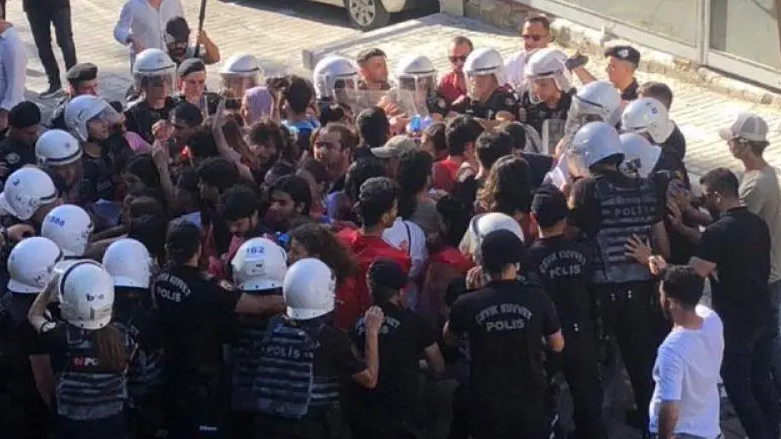 Istanbul police surround and detain activists handing out leaflets announcing a July 20 commemoration of the Suruc bombing eight years earlier in which 33 young socialist activists died, in Kadıköy, Istanbul, July 17, 2023 (Photo: 2023 SGDF