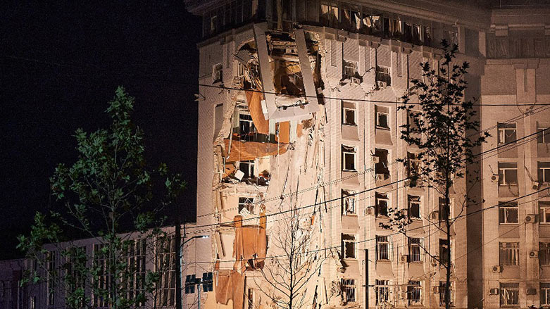 Dnipro'da vurulan bina (Foto: AFP)