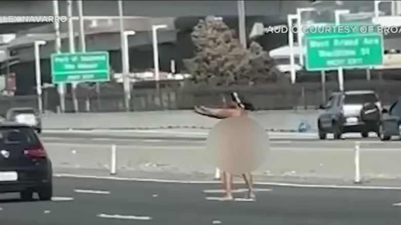 تەقەکردنی ئافرەتەکە لە خەڵک، کالیفۆرنیا