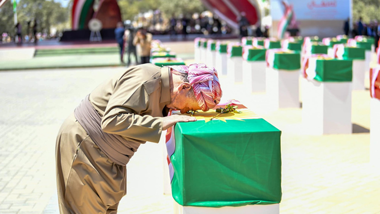 KDP President Masoud Barzani bowing his head in respect for the returned remains of the Barzanis in Erbil, July 31, 2022. (Photo: Barzani Headquarters)