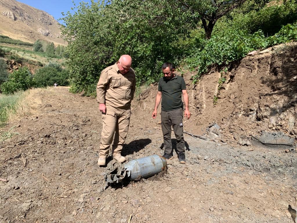 The Mine Action Agency (MAA) inspects the bomb. (Photo: MAA)