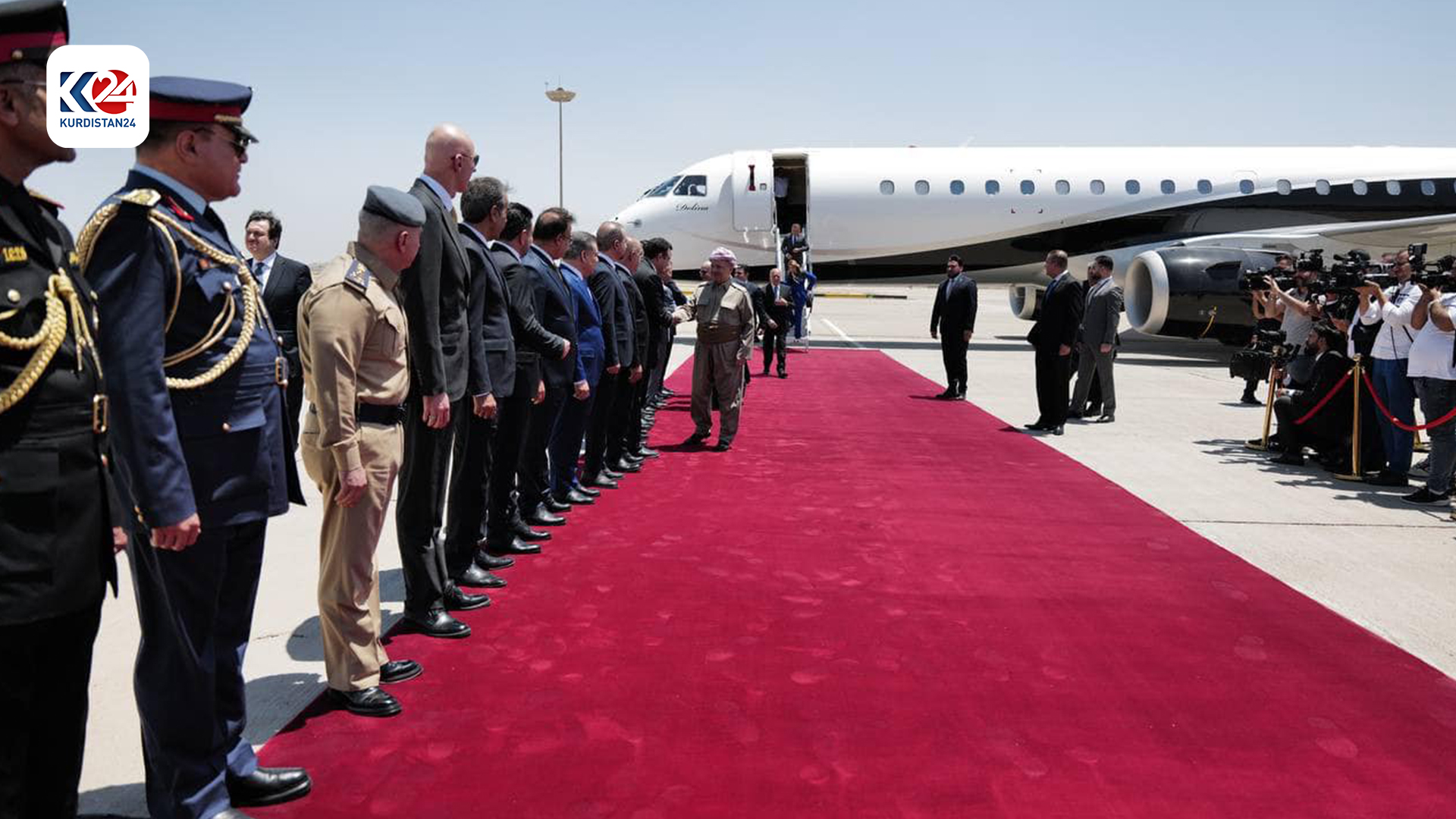 پێشوازیکردن لە سەرۆک بارزانی لە فڕۆکەخانەی نێودەوڵەتیی بەغدا (وێنە: بارەگای بارزانی)
