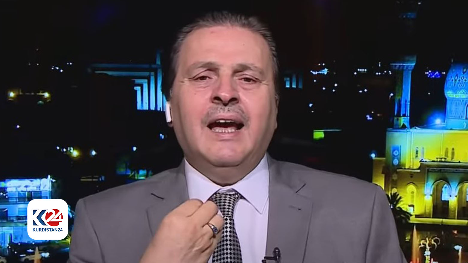 سەرمەد بەیاتی، شرۆڤەکاری سیاسی