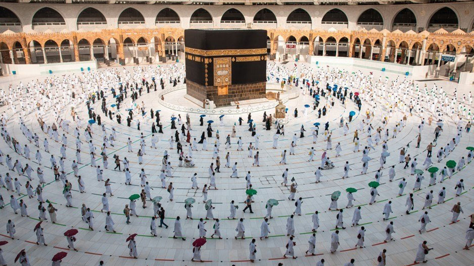 سماء مكة تشهد اليوم ظاهرة توازي دقتها التطبيقات الرقمية