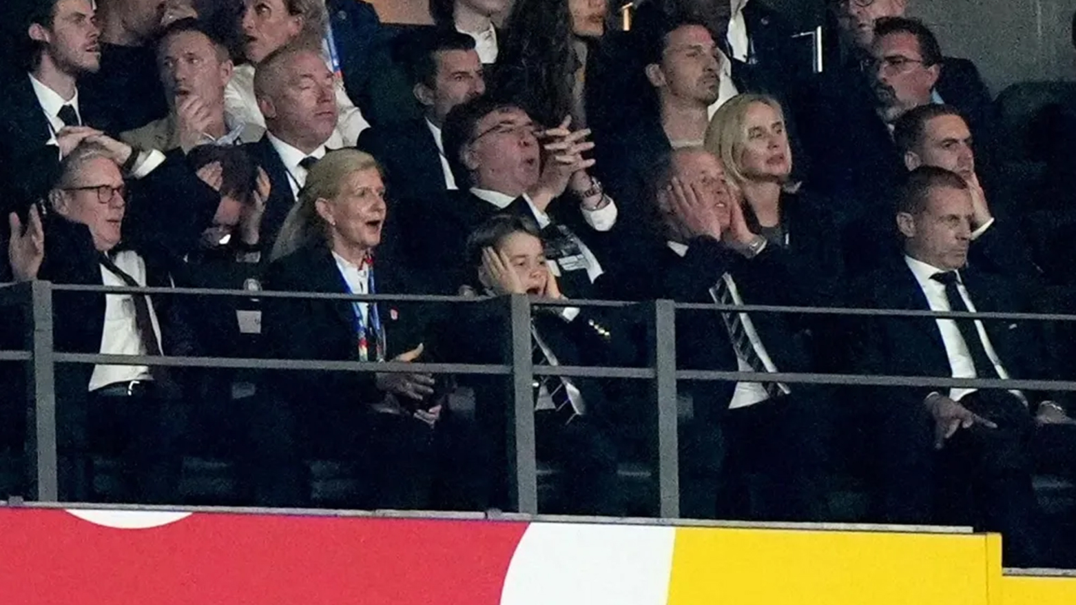 From left, UK PM Sir Starmer, Culture Secretary Lisa Nandy, Prince George and Prince of Wales William 