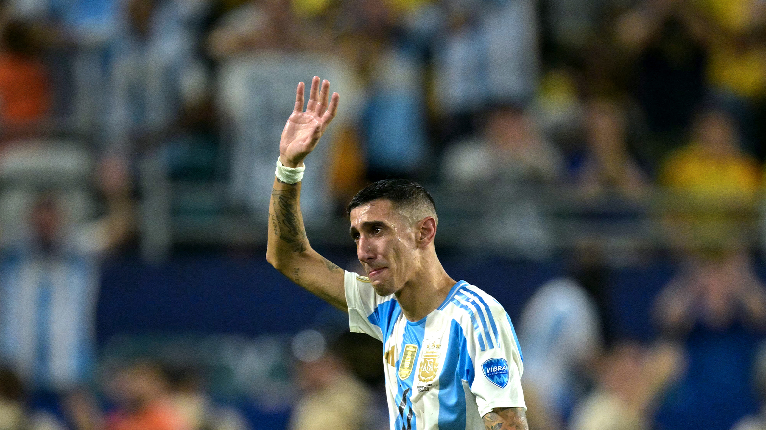 A dream farewell for a truly legendary player. (Photo: AFP)