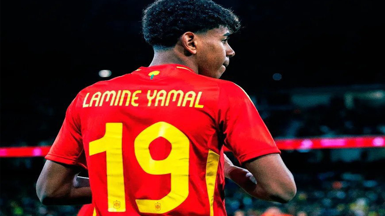 لامین یامال هێرشبەری یانەی بارسێلۆنا