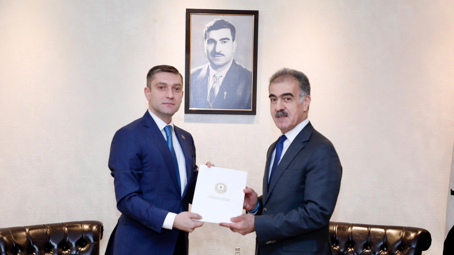 Safeen Dizayee, head of KRG Department of Foreign Relations (R) and Nasir Mammadov, Azerbaijan's Ambassador to Iraq (L). (Photo: Department of Foreign Relations) 