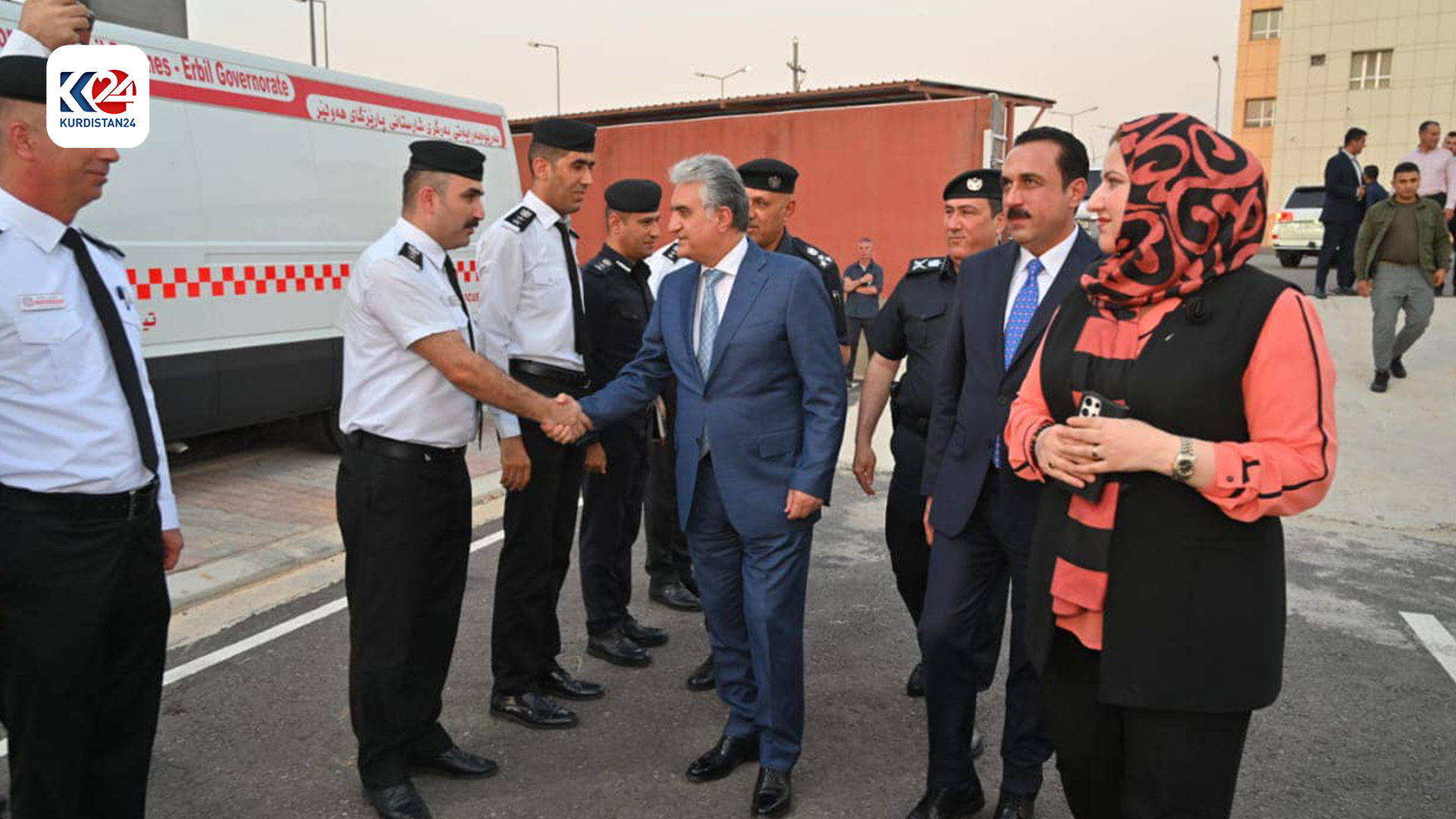 ڕێبەر ئەحمەد وەزیری ناوخۆ لەگەڵ تیمی ئاگرکوژێنەوە