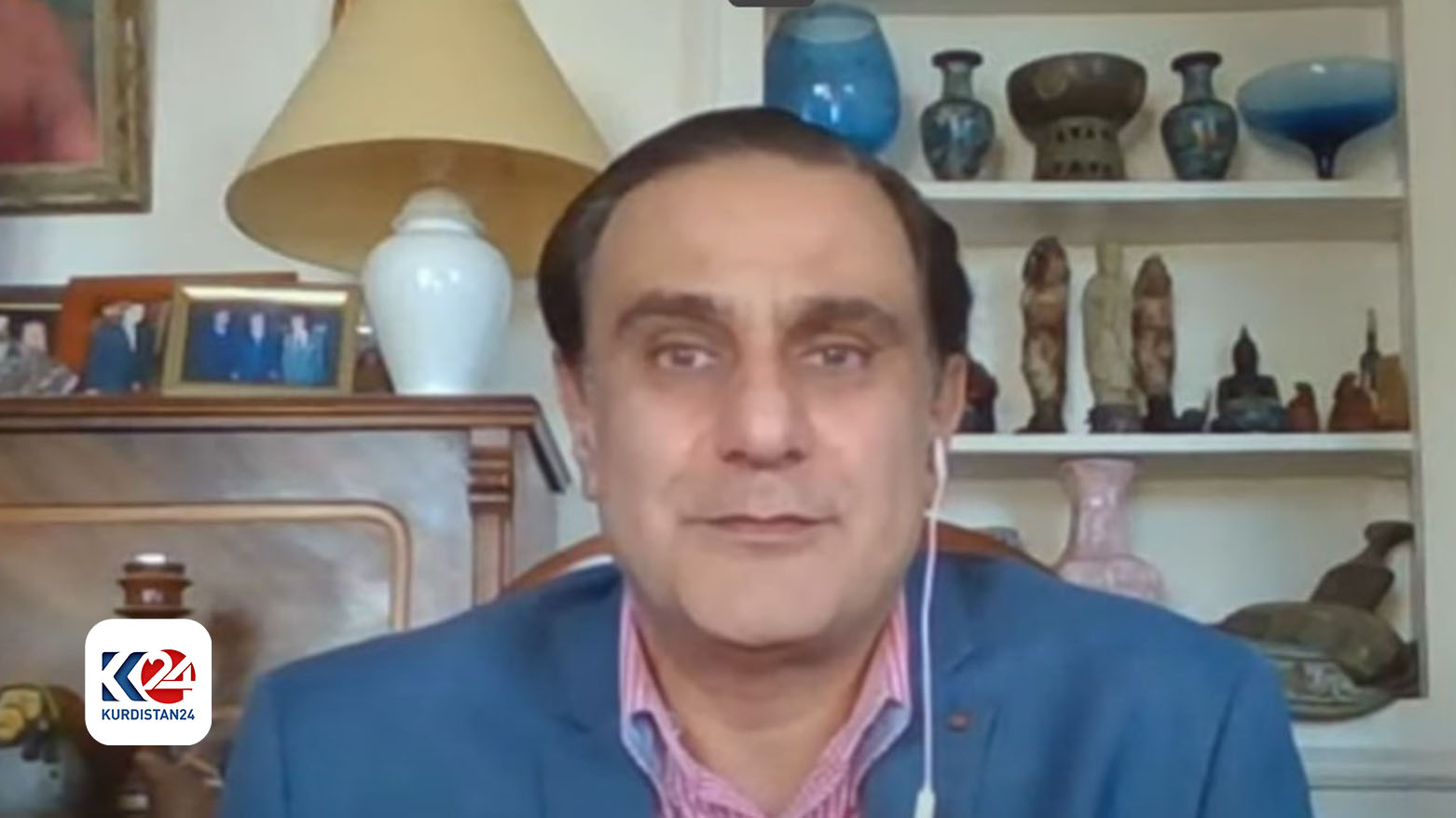 دکتۆر ئیلی حاتەم ڕاوێژکاری سیاسی و پارێزەر لە دادگای تاوانی نێودەوڵەتی