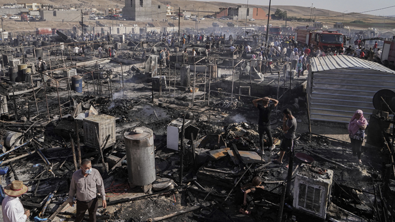 النيران التهمت الخيام واحدة تلو الأخرى بصورة سريعة - تصوير: كوردستان 24