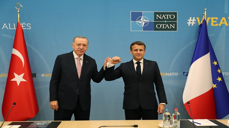 Turkish President Recep Tayyip Erdogan (left) and French President Emmanuel Macron at a NATO meeting.