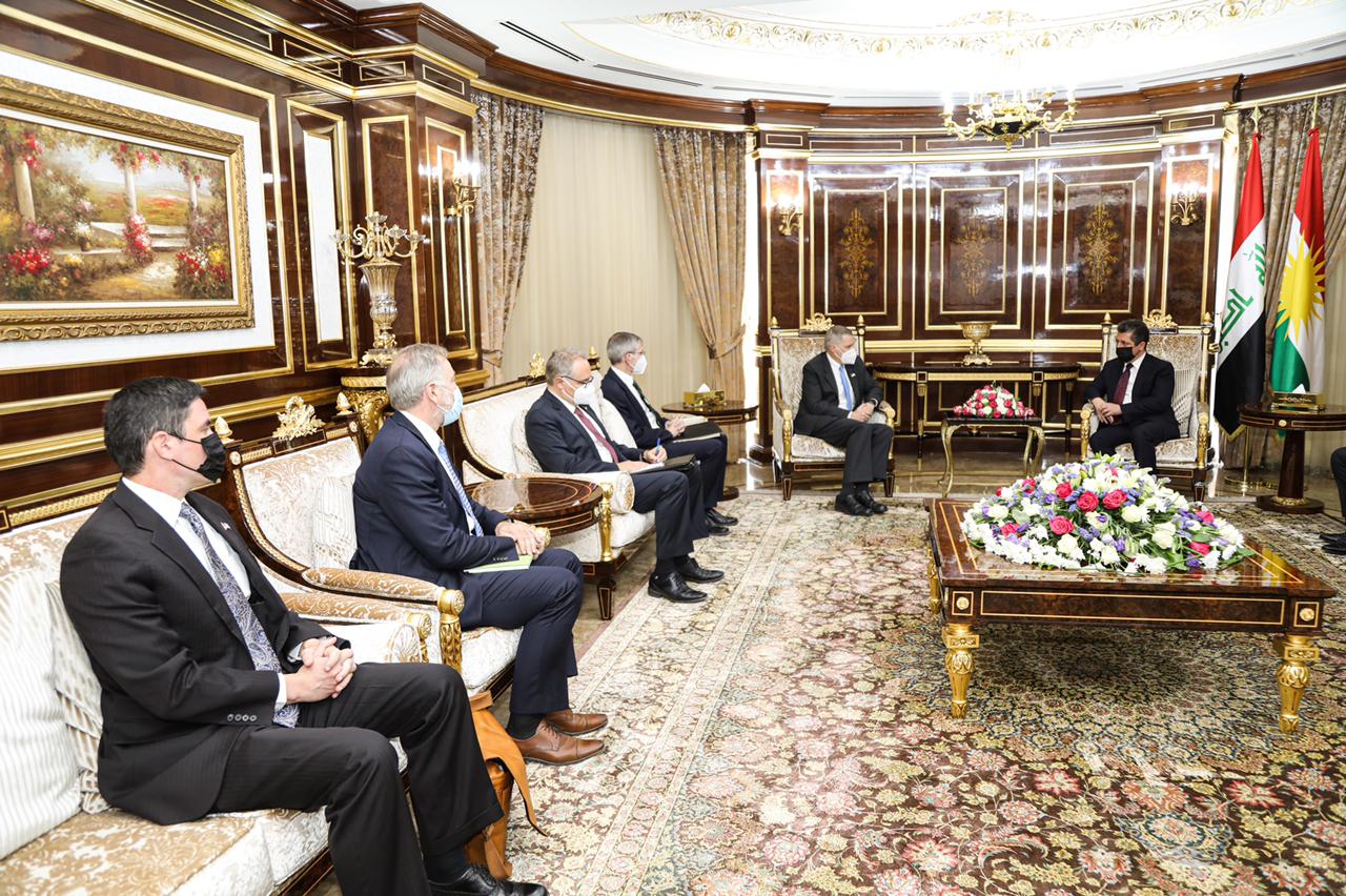 دیداری سەرۆکی حکومەتی هەرێمی کوردستان و باڵیۆزی ئەمەریکا لە عێراق و شاندی یاوەری