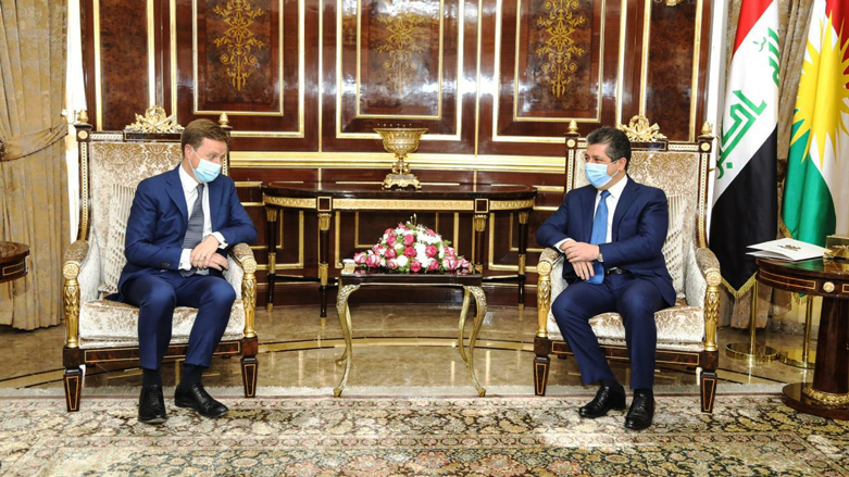 Kurdistan Region Prime Minister Masrour Barzani (right), meets with outgoing UK Ambassador to Iraq Stephen Hickey, in Erbil, June 23, 2021. (Photo: KRG)