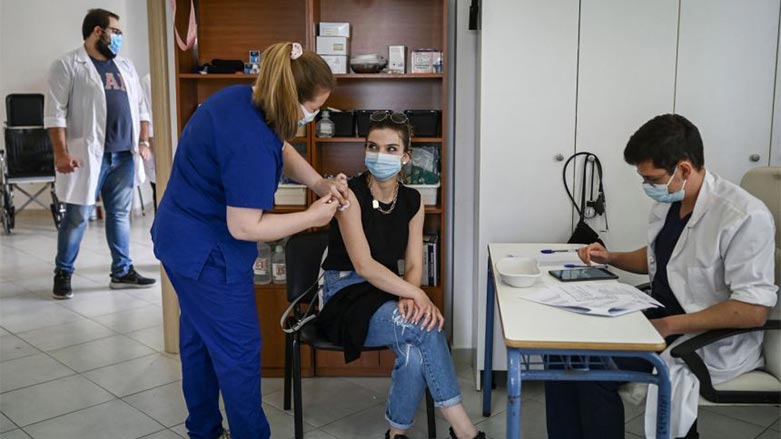 Yunanistan'dan aşılanan gençlere 150 euro