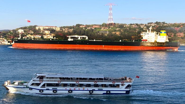 The Greek-flagged oil tanker Prudent Warrior, background, is seen as it sails past Istanbul, Turkey, April 19, 2019. Iran's paramilitary Revolutionary Guard seized two Greek oil tankers on May 27, 2022 (Photo: Dursun Çam via AP)