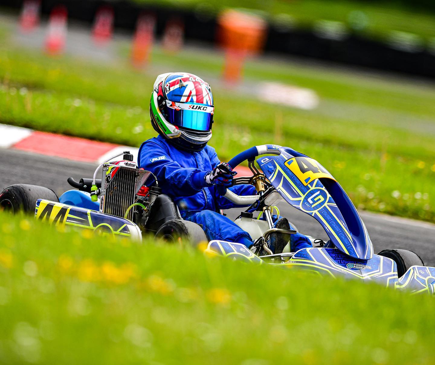 زه&zwnj;ین كوێخا شۆفێری مۆتۆسپۆرت