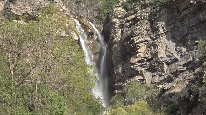 Kani Bast (“frozen waterfall”) is the highest waterfall in the Kurdistan Region (Photo: Azad Ali)