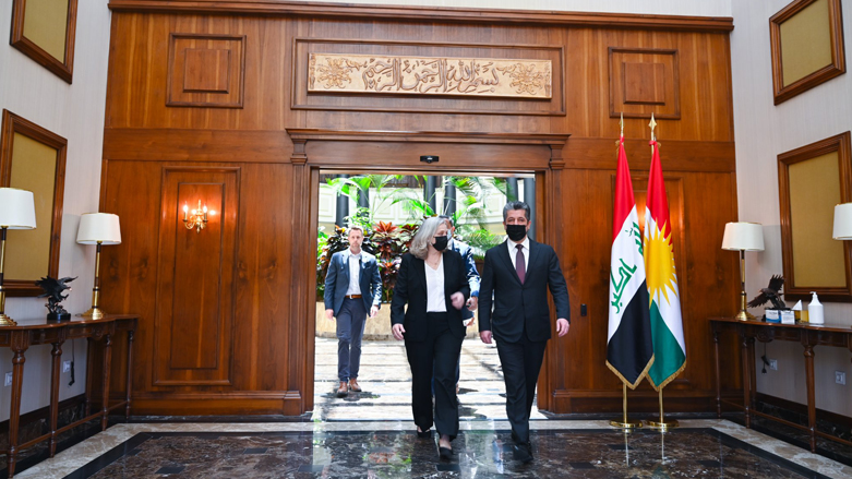 Kurdistan Region Prime Minister Masrour Barzani (right) walks alongside the newly inaugurated US Ambassador to Iraq, Alina Romanowski, in Erbil, June 16, 2022 (Photo: KRG)