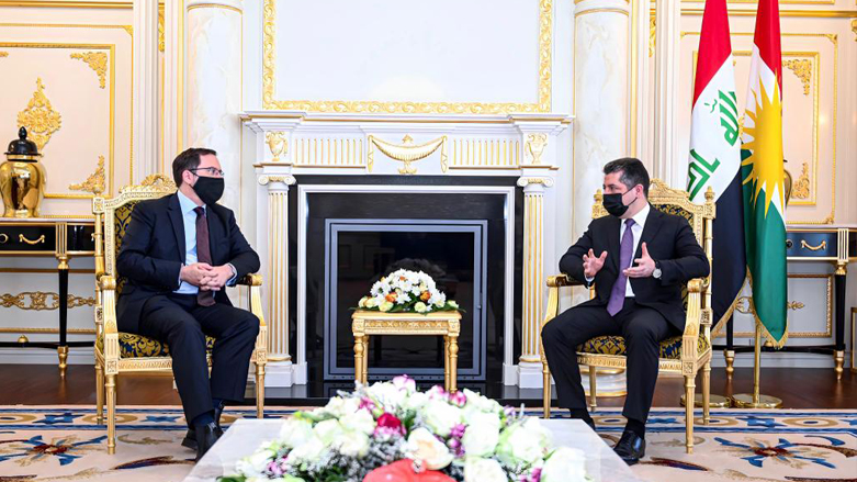 Kurdistan Region Prime Minister Masrour Barzani (right) during his meeting with British Ambassador to Iraq Mark Richard-Bryanson in Erbil, June 30, 2022 (Photo: KRG)