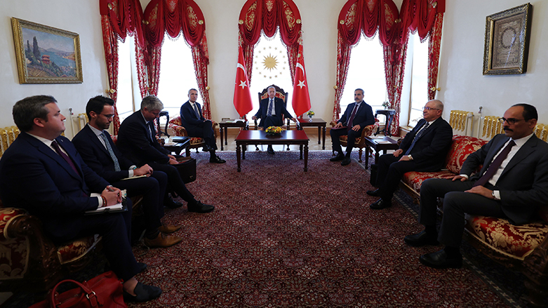 بحضور وزيري الخارجية والدفاع.. أردوغان يلتقي أمين عام الناتو في إسطنبول